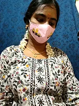 Snapshot of mini-queen chatting on January 18, 12:20 pm mini-queen online show from January 18, 12:20 pm