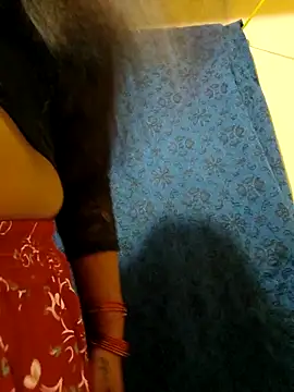 Snapshot of mini-queen chatting on March 19, 6:45 pm mini-queen online show from March 19, 6:45 pm