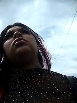 snow belle online show from December 3, 7:01 pm