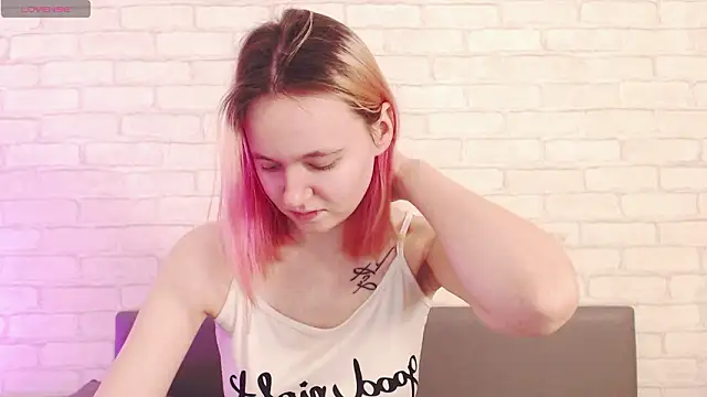 Ericha Stone online show from February 6, 1:21 am