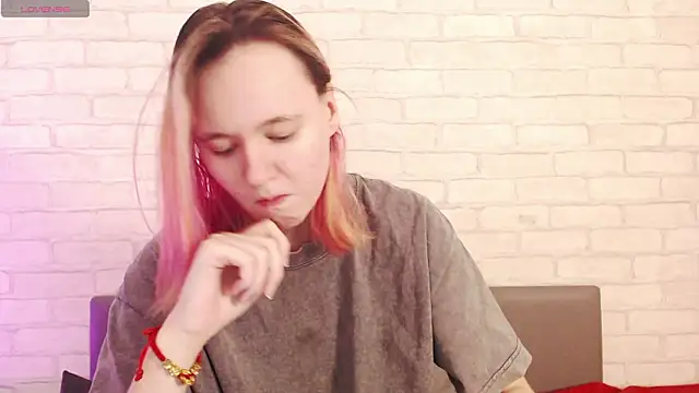 Ericha Stone online show from February 27, 1:16 am