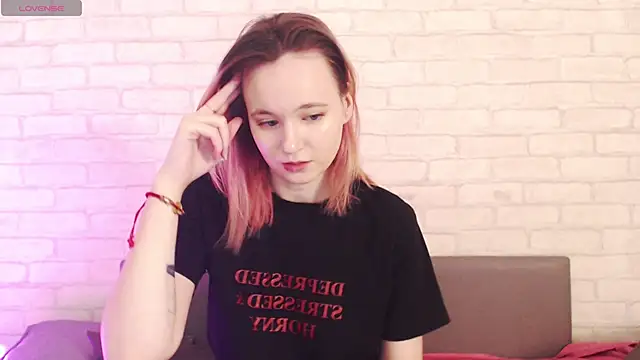 Ericha Stone online show from April 15, 1:01 am