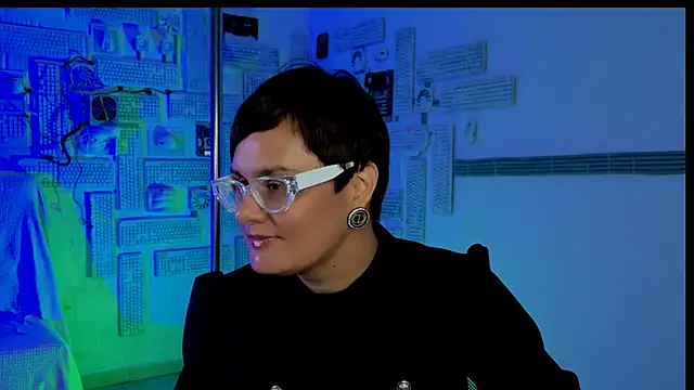 Snapshot of LauraDavidsons chatting on October 5, 4:05 pm LauraDavidsons online show from October 5, 4:05 pm