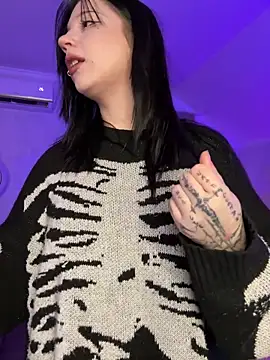 YourLittleDevil online show from March 9, 5:11 am