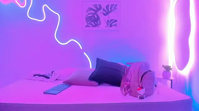 Emilywillis8 online show from November 14, 3:38 am