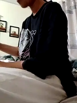 Snapshot of midnightmuse-03 chatting on December 19, 1:12 am midnightmuse-03 online show from December 19, 1:12 am