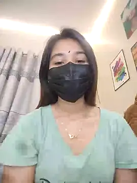 Snapshot of midnightmuse-03 chatting on February 13, 2:13 pm midnightmuse-03 online show from February 13, 2:13 pm