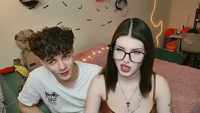 Alice18James online show from October 13, 6:19 pm