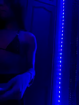 Snapshot of VeronicaSaenzx chatting on November 23, 9:36 pm VeronicaSaenzx online show from November 23, 9:36 pm