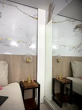 emily browne online show from October 10, 8:19 pm