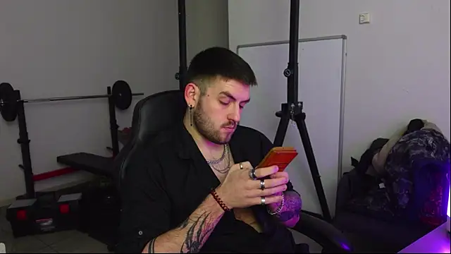 Snapshot of Mike_Platano chatting on December 16, 9:53 pm Mike Platano online show from December 16, 9:53 pm