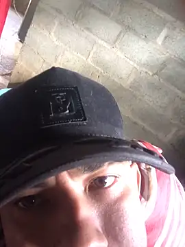 Snapshot of tattoos22 chatting on September 10, 1:44 pm tattoos22 online show from September 10, 1:44 pm