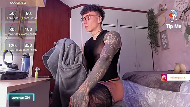 estebandi do online show from October 25, 3:47 am