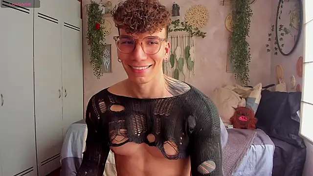 estebandi do online show from February 3, 7:08 pm