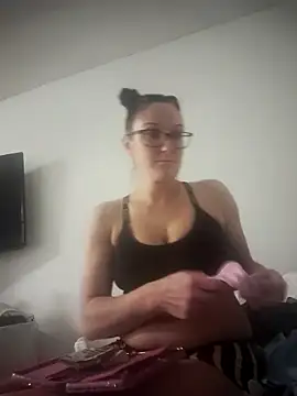 Snapshot of PrincessP8989 chatting on February 20, 9:43 am PrincessP8989 online show from February 20, 9:43 am