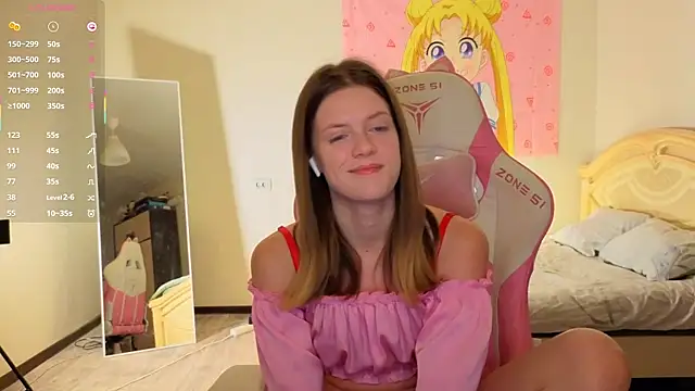 VibeQueenLucy online show from December 22, 12:57 pm