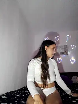 Snapshot of SweetViky chatting on October 8, 8:01 am SweetViky online show from October 8, 8:01 am