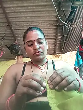 Snapshot of Hansini_Gowda chatting on October 15, 5:18 am Hansini Gowda online show from October 15, 5:18 am