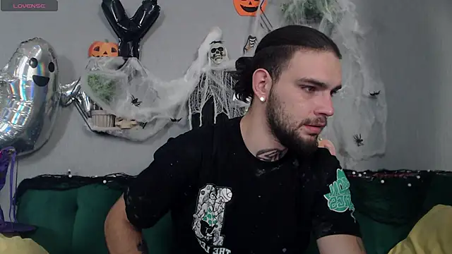 DanyelCarter online show from October 30, 6:52 pm