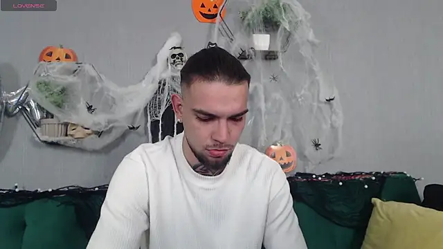 DanyelCarter online show from October 31, 7:37 pm