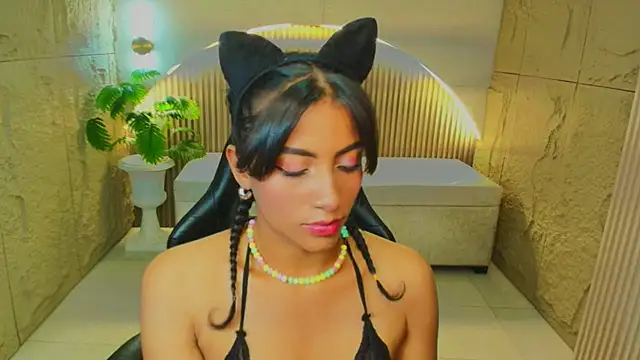 katty berry r online show from December 13, 8:04 pm