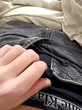 Snapshot of Angelmilf69 chatting on February 23, 5:32 pm Angelmilf69 online show from February 23, 5:32 pm