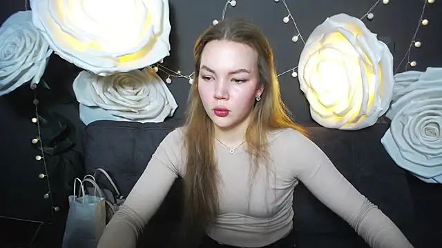 StellaLight online show from November 21, 1:32 pm