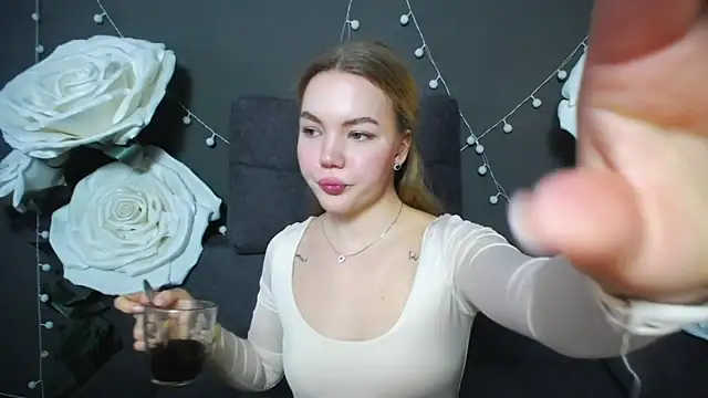 StellaLight online show from November 26, 1:12 pm