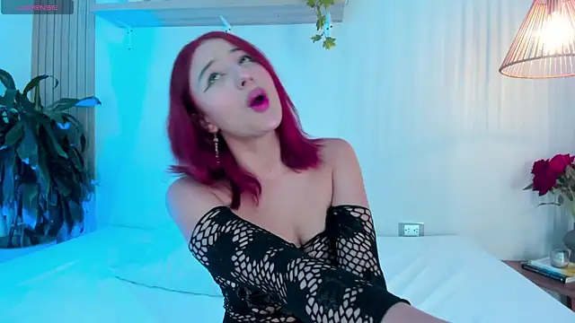 Cristalfoxy  online show from November 12, 7:35 pm