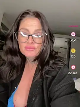 Snapshot of IrishmilfAnna chatting on May 1, 12:15 am IrishmilfAnna online show from May 1, 12:15 am