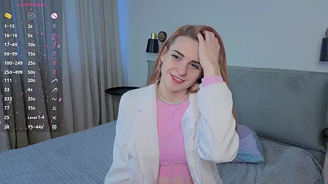 Snapshot of HelenMartines chatting on November 4, 10:47 am HelenMartines online show from November 4, 10:47 am