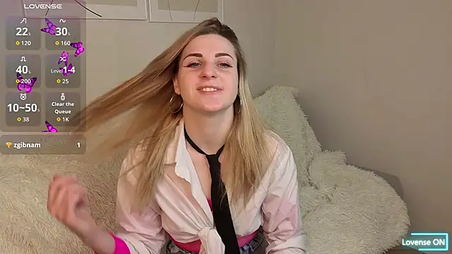 HelenMartines online show from March 28, 12:27 pm