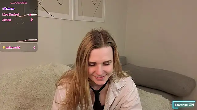 HelenMartines online show from April 8, 10:15 am