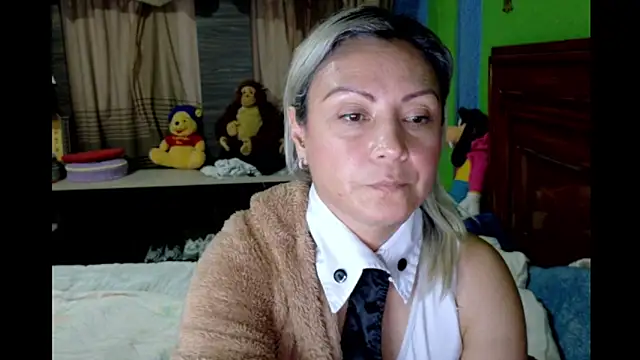 Snapshot of _Charlize_theron_ chatting on February 22, 11:14 pm Charlize theron online show from February 22, 11:14 pm