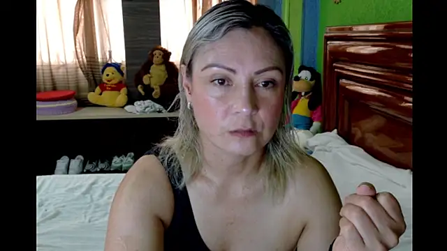 Snapshot of _Charlize_theron_ chatting on February 23, 5:10 pm Charlize theron online show from February 23, 5:10 pm