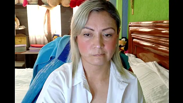 Snapshot of _Charlize_theron_ chatting on February 25, 5:11 pm Charlize theron online show from February 25, 5:11 pm