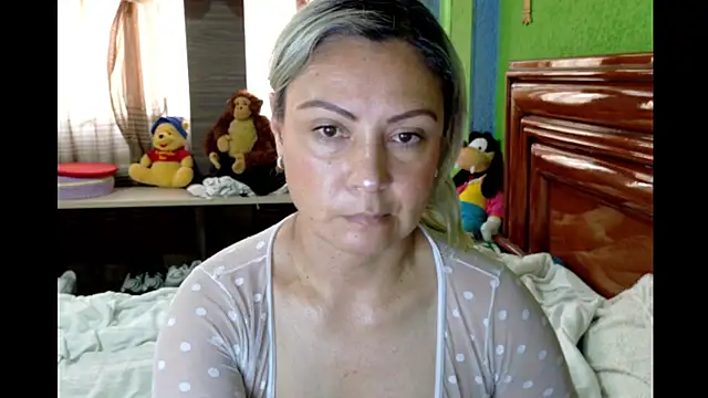 Snapshot of _Charlize_theron_ chatting on February 26, 8:08 pm Charlize theron online show from February 26, 8:08 pm