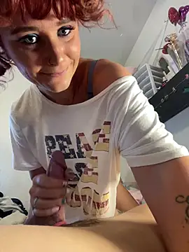 Snapshot of hotgirlkk1 chatting on July 4, 6:36 pm hotgirlkk1 online show from July 4, 6:36 pm