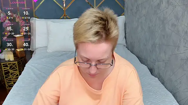 AlexandraGreen online show from October 12, 9:03 pm