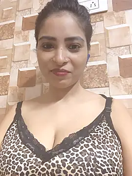 QUEEN-ADITI online show from October 2, 3:30 pm