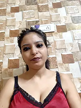 QUEEN-ADITI online show from November 29, 3:26 pm