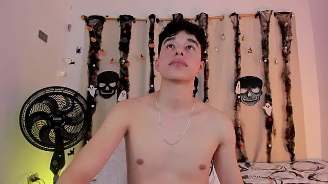 mrhot night online show from October 22, 11:37 pm