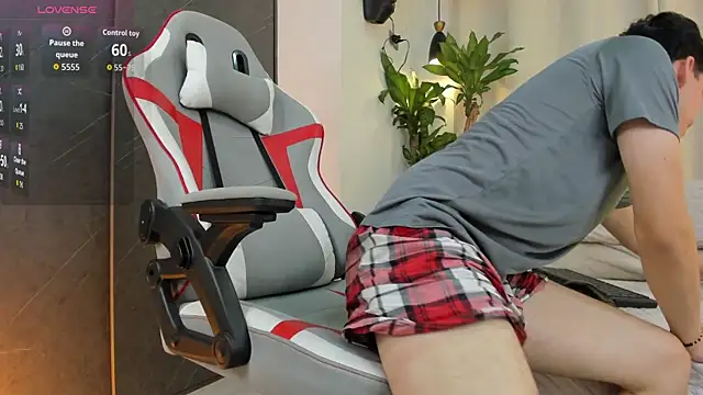 mrhot night online show from April 11, 9:08 pm