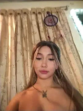 Snapshot of Ella_rr chatting on September 21, 1:07 am Ella rr online show from September 21, 1:07 am