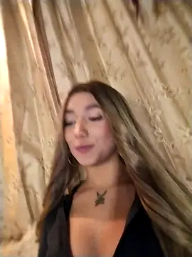 Snapshot of Ella_rr chatting on September 21, 6:42 pm Ella rr online show from September 21, 6:42 pm