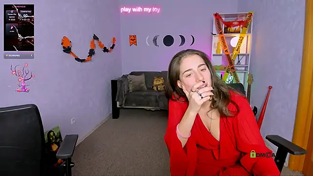 khloebeauty online show from October 27, 8:13 pm