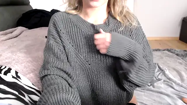 Snapshot of L_Sofia chatting on February 10, 8:07 am L Sofia online show from February 10, 8:07 am