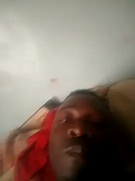 Snapshot of Mrhugeblack chatting on September 29, 8:08 am Mrhugeblack online show from September 29, 8:08 am