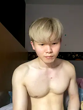 Snapshot of zachlee_69 chatting on October 15, 4:12 am zachlee 69 online show from October 15, 4:12 am