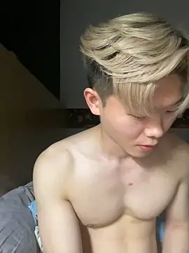 Snapshot of zachlee_69 chatting on November 15, 10:37 pm zachlee 69 online show from November 15, 10:37 pm